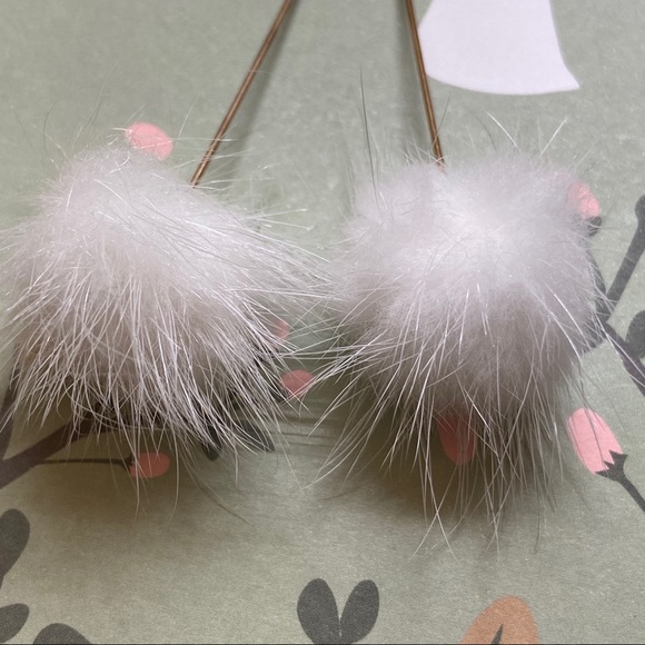 Ear Clips | Winter - Picture 2 of 4